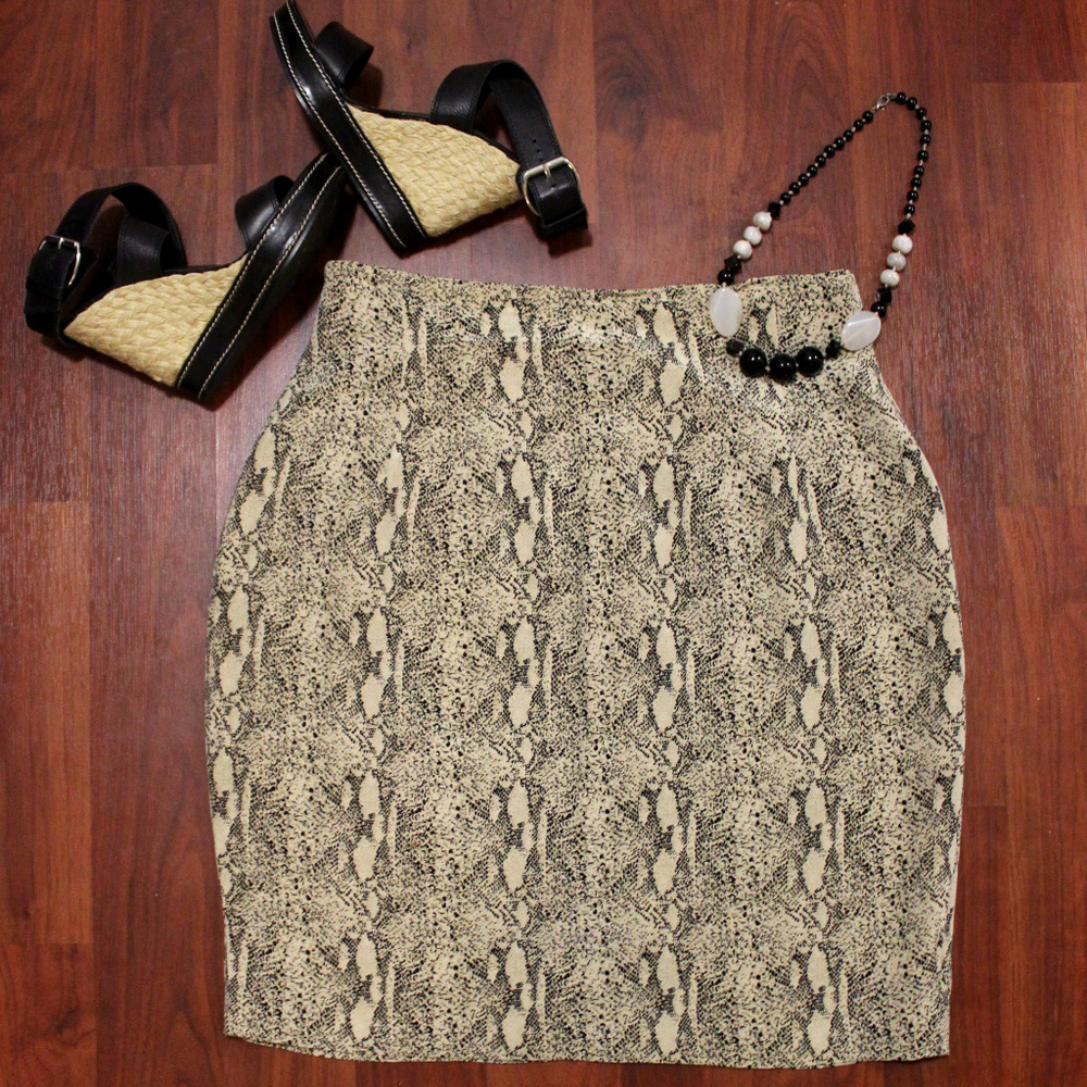Dana Buchman Skirt Silk Pencil Snakeskin sz 12